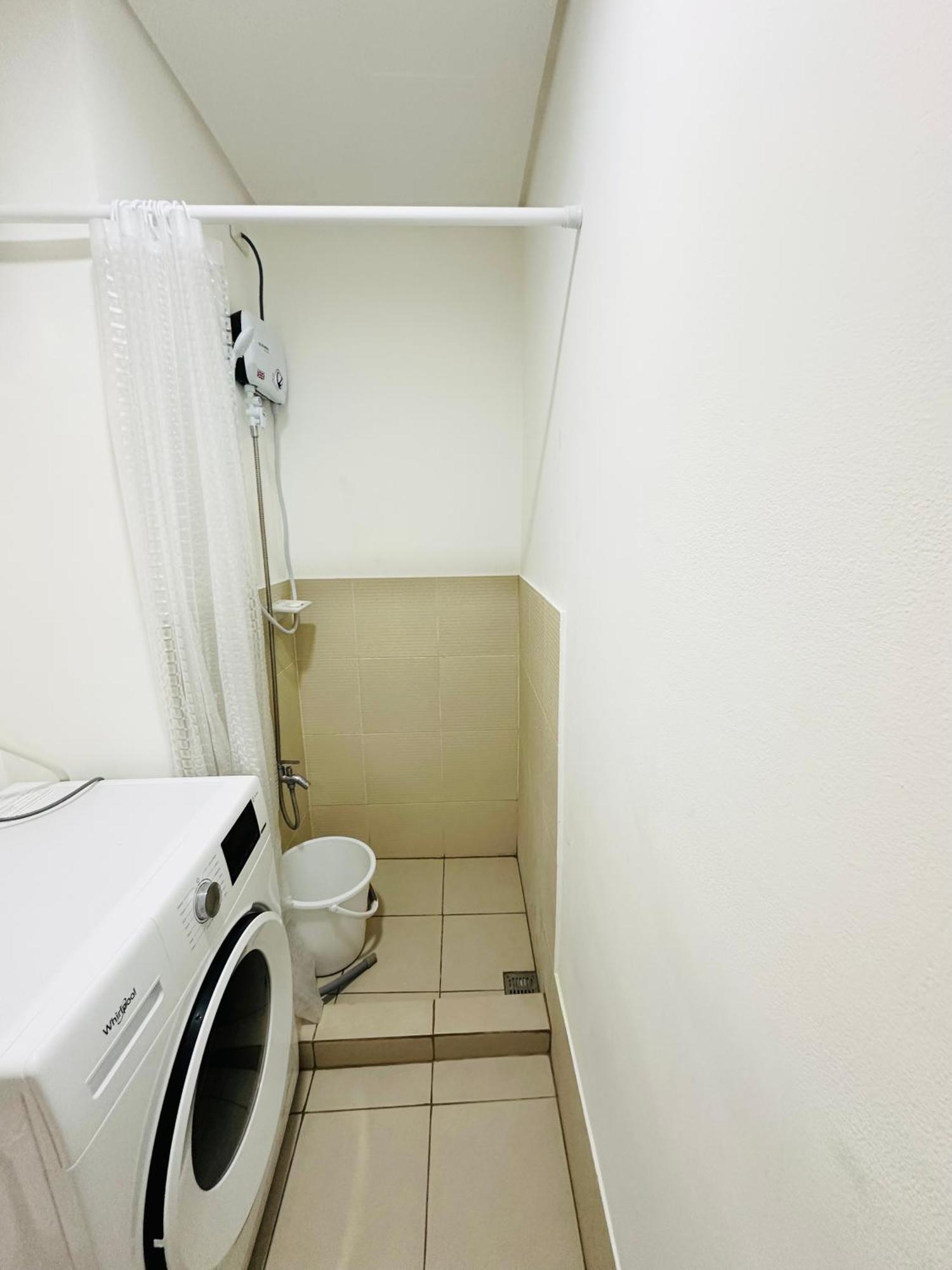 Starlight Suites Trece Martires Exterior foto