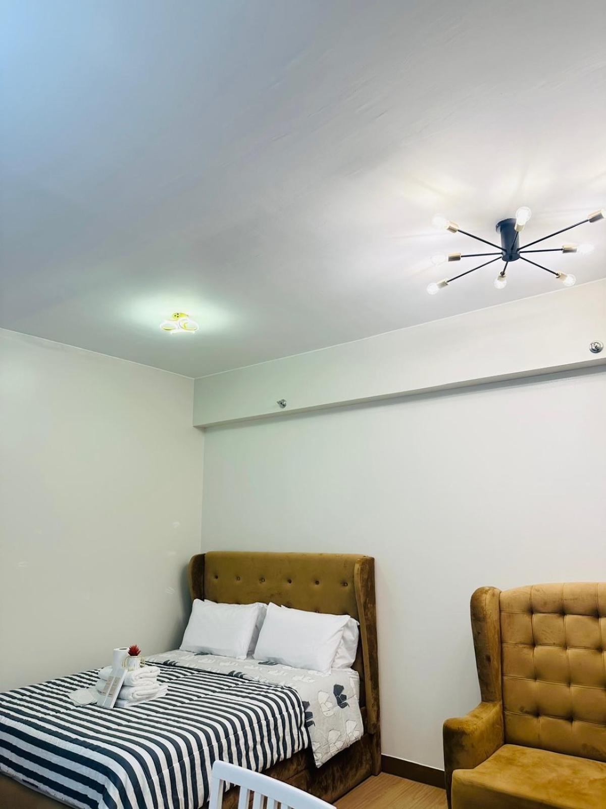 Starlight Suites Trece Martires Exterior foto