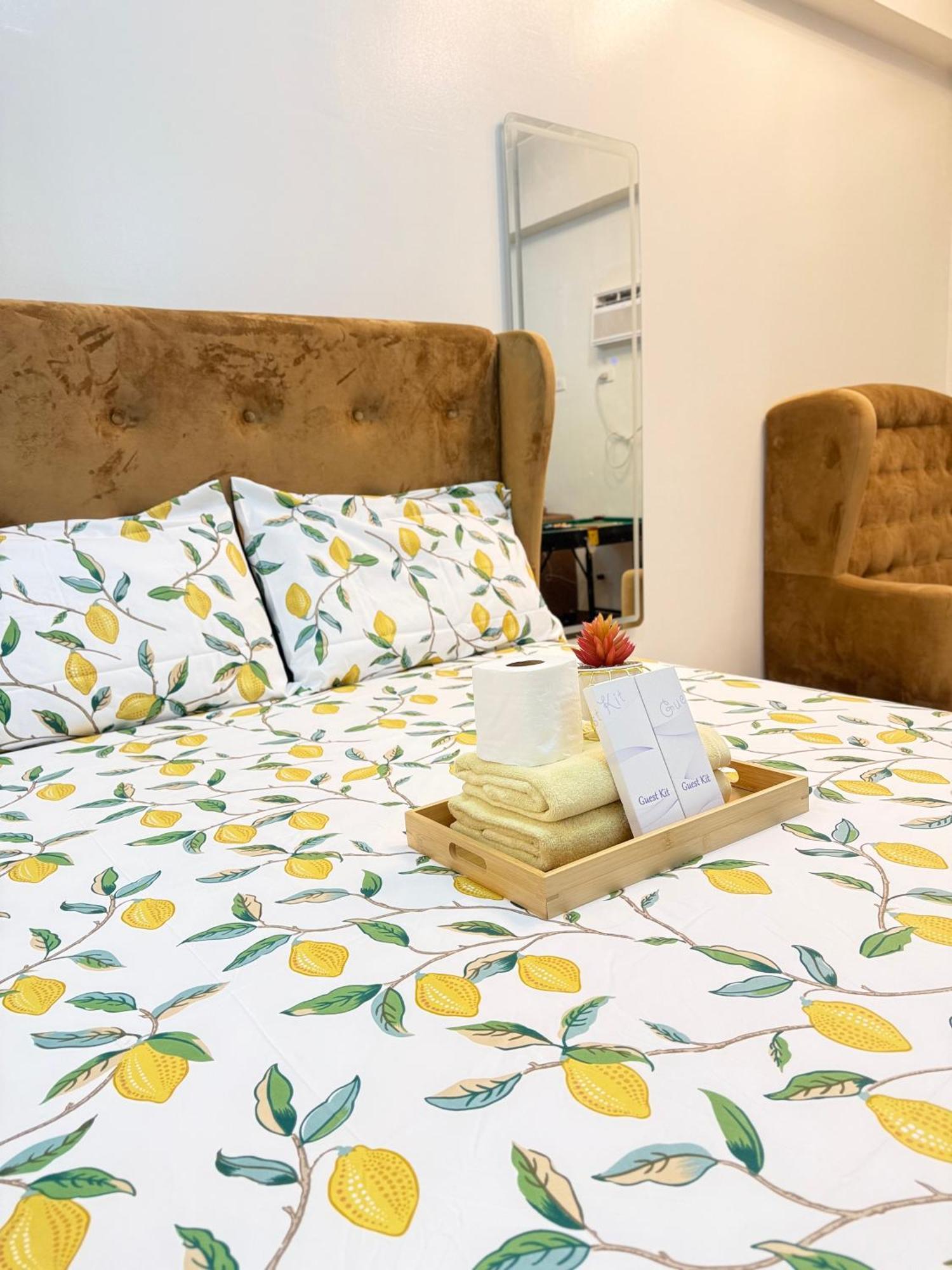 Starlight Suites Trece Martires Exterior foto